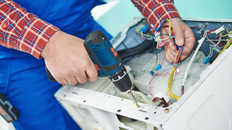 Pursaklar İtimat İtimat çamaşır makinesi kart tamiri – Su almama arızası orijinal parça ile giderildi. - Teknik servis örneği